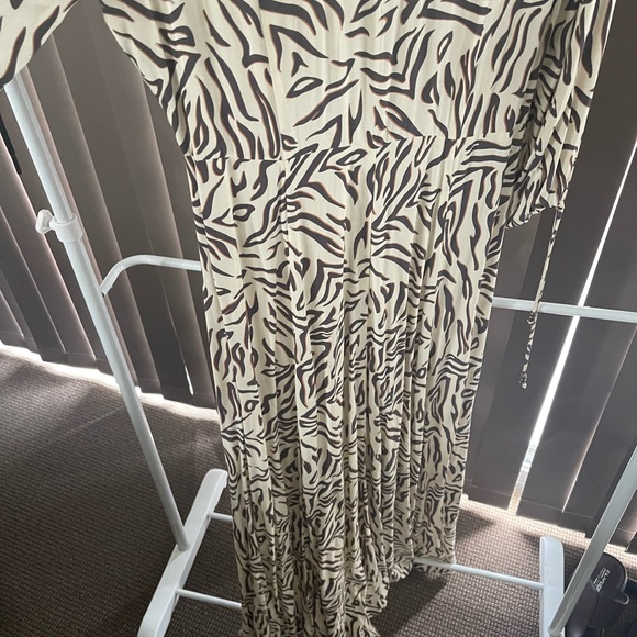 Kivari maxi dress - Picture 2 of 7